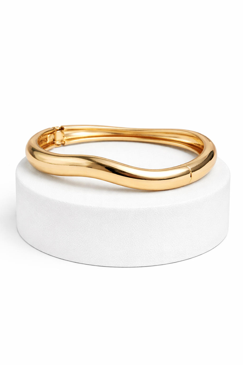 Contour Wave Cuff