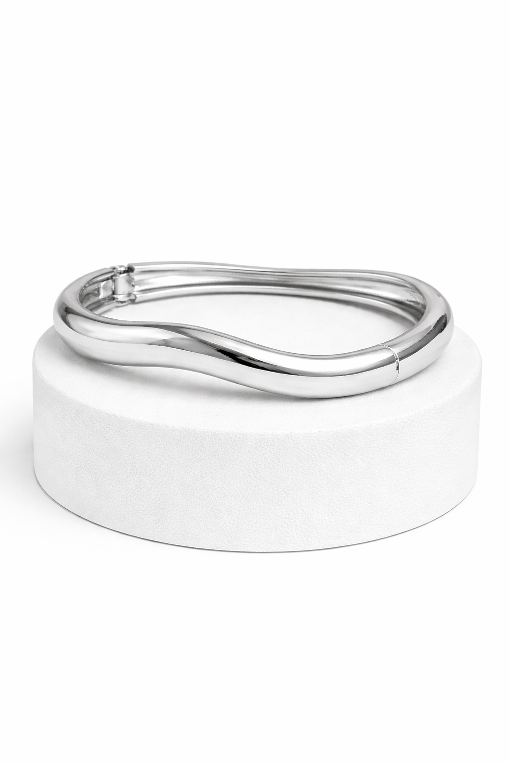 Contour Wave Cuff