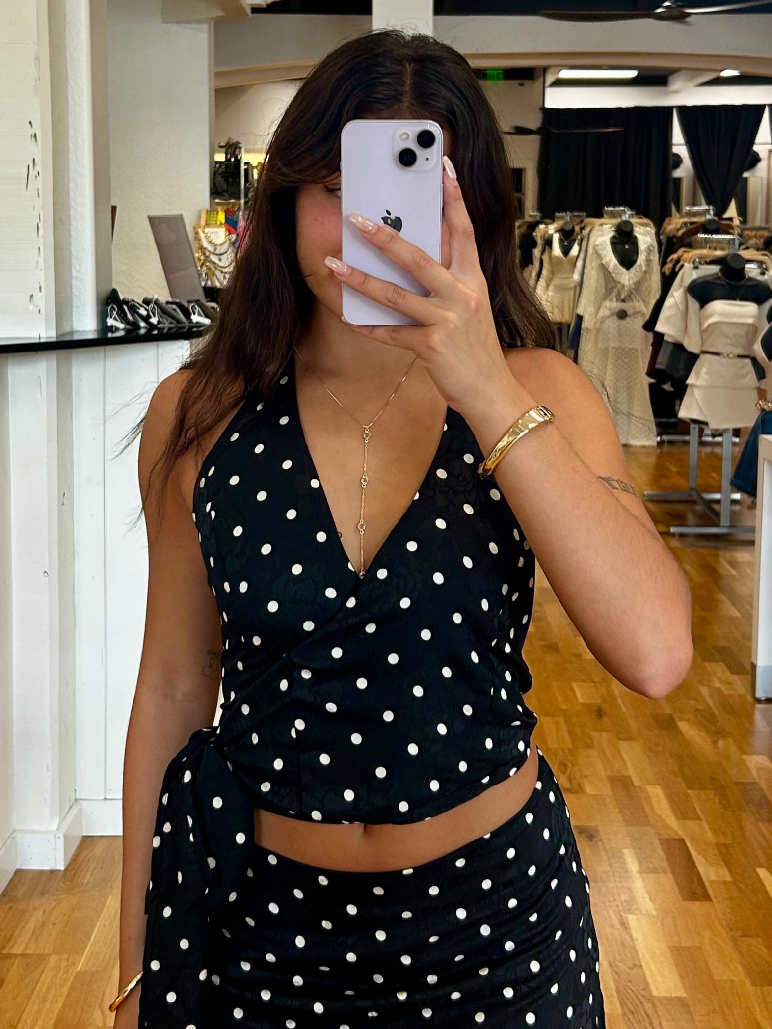 Mia Dot Set Top