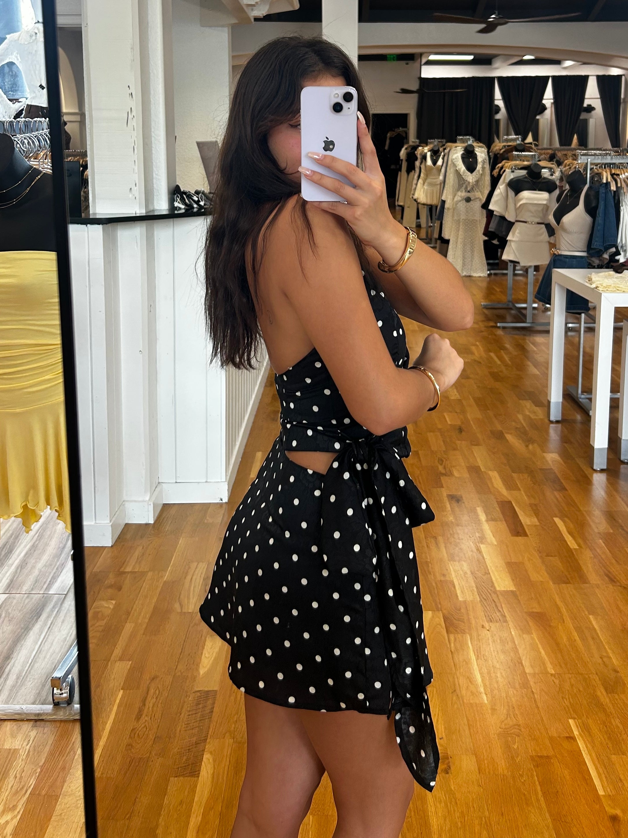 Mia Dot Set Top