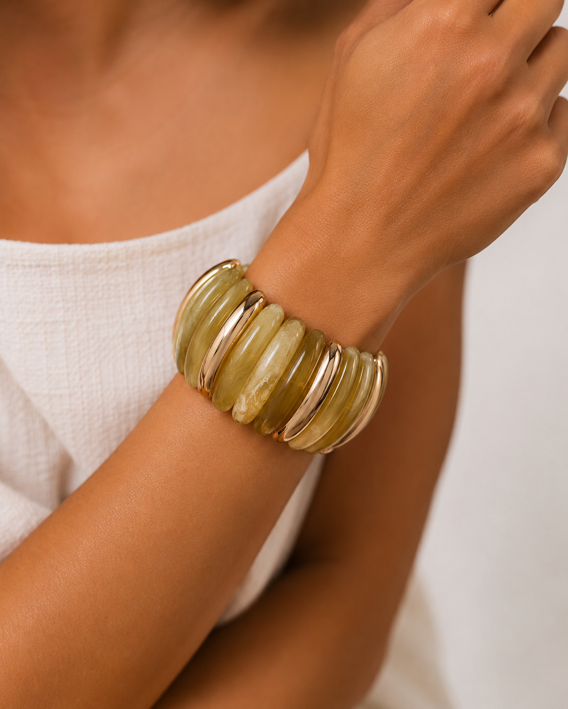 Olive Resin Stretch Bracelet