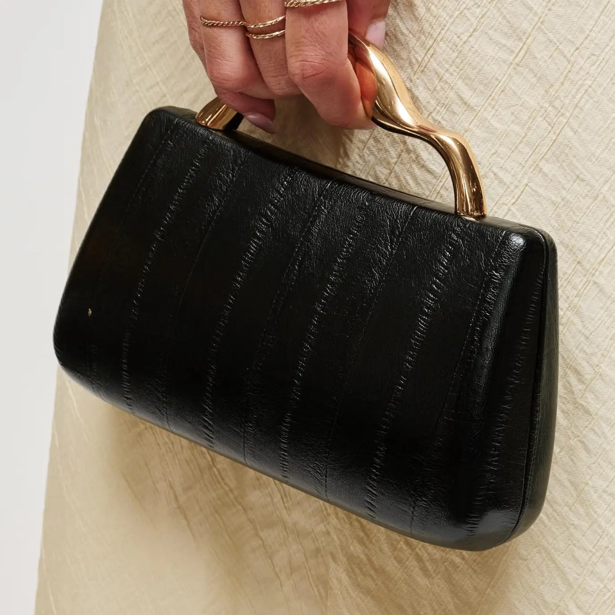 STRUCTURE WAVE CLUTCH