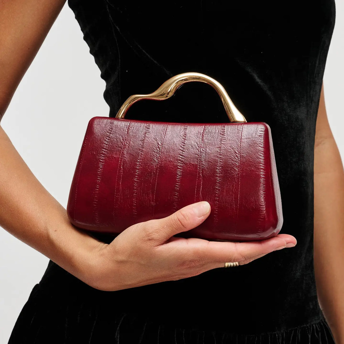 STRUCTURE WAVE CLUTCH